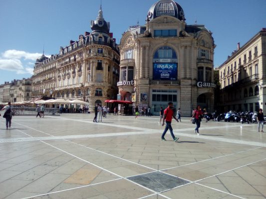 Sur la place de la Com&eacute;die Montpellier